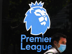 Mặc Omicron hoành hành, Ngoại Hạng Anh không nghỉ