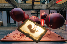 Không cần ‘mang nặng đẻ đau’, phụ nữ sẽ có máy ‘sinh’ con thay trong tương lai?