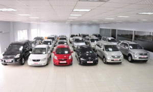 Ô tô nội được giảm 50% phí trước bạ: Xe cũ thất thế, 'méo mặt' chờ khách
