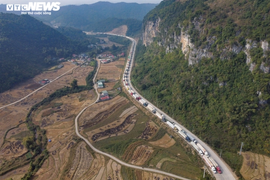 Gần 4.500 xe chôn chân ở 3 cửa khẩu: Tổng cục Hải quan nói gì?