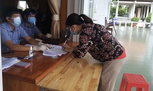 Cấp thẻ BHYT năm 2022 cho người thuộc chính sách chuẩn nghèo tiếp cận đa chiều