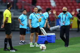 HLV Park Hang Seo 'chê' trọng tài: AFF Cup có nhiều tài trợ thì nên dùng VAR