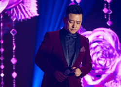 Tuấn Hưng: Năm qua tôi hát thì ít mà làm 'xe ôm' thì nhiều