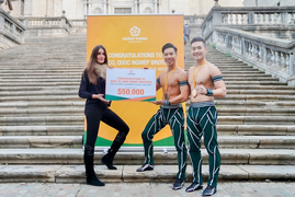 Tập đoàn Hưng Thịnh thưởng nóng hơn 1 tỷ đồng cho nghệ sĩ Quốc Cơ, Quốc Nghiệp