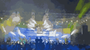 Video: Đứt dây thừng xích đu, cô dâu và chú rể rơi xuống đất