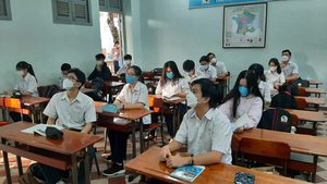 Phụ huynh TP.HCM: Không thể vì sự ích kỷ của vài người mà cấm các con tới trường