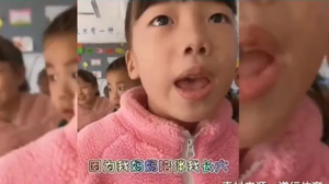 Hỏi cứu ai nếu bố mẹ rơi xuống nước, tất cả các học sinh cùng đưa ra 1 đáp án