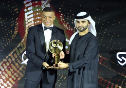 Mbappe giành giải Cầu thủ nam hay nhất năm 2021 của Dubai Globe Soccer Awards
