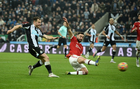 Kết quả Ngoại Hạng Anh: Man Utd chật vật cầm hòa Newcastle