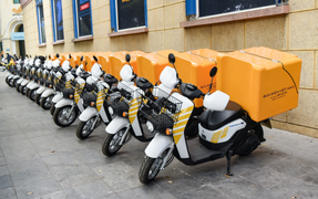 Honda Việt Nam triển khai thí điểm dự án sử dụng xe điện giao hàng