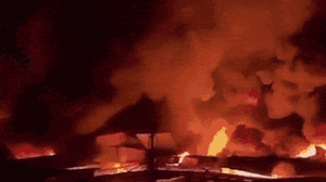 Video: Chợ vải Ninh Hiệp bùng cháy dữ dội