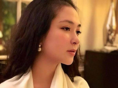 Hoa hậu Nguyễn Thị Huyền vẫn trẻ măng dù con gái đã thành thiếu nữ