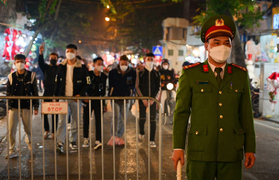 Hà Nội yêu cầu người dân có việc cần thiết mới ra ngoài