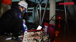 Video: Hàng chục kỹ sư 'khám bệnh' cho cầu Chương Dương