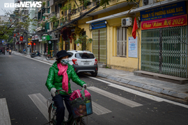 Ảnh: Phố phường Hà Nội vắng hoe ngày đầu năm mới
