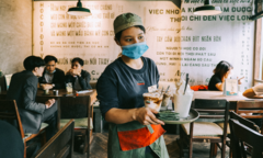 Hà Nội: 'Hạ nhiệt' thành vùng vàng, quận Đống Đa mở lại dịch vụ ăn uống tại chỗ