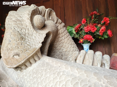 Ảnh: Độc đáo pho tượng rồng đá 'miệng cắn thân, chân xé mình' ở Bắc Ninh