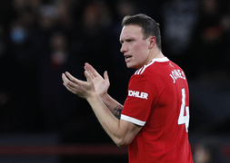 Phil Jones trở lại đội hình Man Utd sau hơn 700 ngày