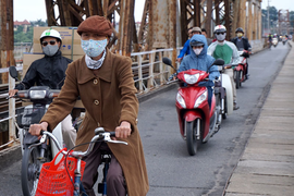 Thời tiết ngày 4/1: Miền Bắc nắng ấm, miền Trung và Tây Nguyên rải rác mưa rào