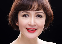 Nhan sắc bất chấp thời gian của NSND Minh Hoà tuổi U60 