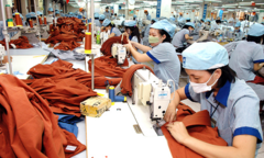 Doanh nghiệp dệt may xoay thưởng Tết giữ chân công nhân