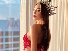 Diện váy sexy, Hoa hậu Thùy Tiên bừng sáng trong nắng sớm