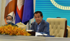 Phe đối lập nghi ngờ bằng cấp của con trai, ông Hun Sen yêu cầu Mỹ vào cuộc