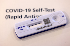 Dân Mỹ khổ sở vì bộ test nhanh COVID-19 bị 'thổi giá'