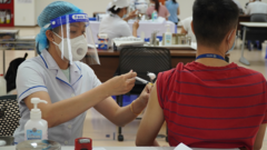 Người tiêm 2 mũi vaccine Vero Cell sẽ tiêm mũi 3 bằng vaccine nào?