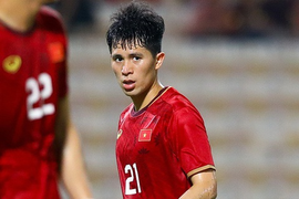 Đình Trọng được kiểm tra sức khỏe trước ngày lên tuyển