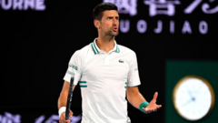 Hủy visa của Djokovic là chiêu trò chính trị?