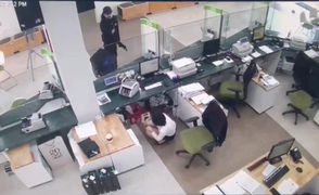 Video: Truy bắt nghi phạm nổ súng cướp ngân hàng ở Hải Phòng