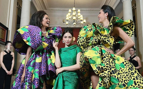 Hoà Minzy hài hước đăng loạt ảnh đứng lọt thỏm giữa dàn hoa hậu