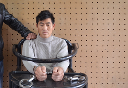 Nổ súng trấn áp kẻ buôn ma túy, điên cuồng tấn công cảnh sát