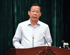 Chủ tịch TP.HCM: Tập trung kiểm soát dịch bệnh, phục hồi kinh tế trong năm 2022