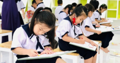 7.500 học sinh tiểu học ở TP.HCM rút học bạ chuyển về quê