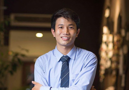 9x dừng công việc 'có tương lai', đi học trường kinh doanh top 8 thế giới