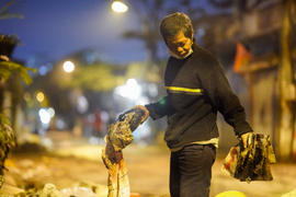 Bé gái được cứu sống trong đám cháy ở Hà Nội: Hai chị em mồ côi sống cùng ông bà