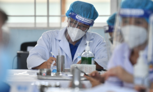 Dự kiến tiêm vaccine cho trẻ 5 -11 tuổi, 9 tỉnh ghi nhận ca nhiễm Omicron