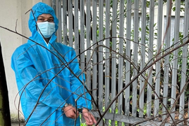 Hà Nội: Bắt F0 cầm dao xông vào nhà, đe doạ 'em là cướp đây'