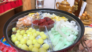 Video: Mứt Tết bằng đất sét nhìn như thật ở TP.HCM