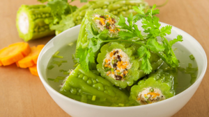 Món ngon ngày Tết: Canh khổ qua nhồi thịt