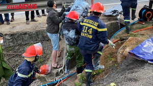 Video: Đội cứu hộ giải cứu tài xế xe tải mắc kẹt trong cabin ở Hà Tĩnh