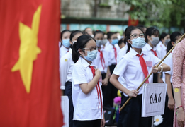 Thủ tướng yêu cầu sớm cho học sinh từ 12 tuổi đến trường sau Tết 