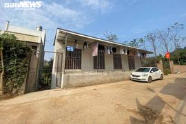 Chủ nhà trọ nơi bé gái bị đinh găm vào sọ sinh sống: 'Con bé rất sợ mẹ và chú'