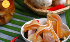 Món ngon ngày Tết: Tai heo ngâm mắm chua ngọt