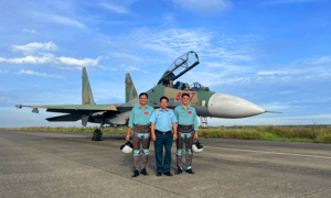 Gia đình có 3 bố con là phi công tiêm kích