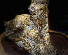 'Siêu phẩm' tượng hổ lạ mắt của làng gốm Bát Tràng