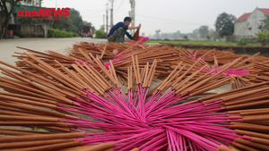 Video: Làng hương ở Hà Tĩnh 'chạy nước rút' trước Tết Nguyên đán
