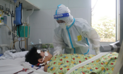 Điều trị trẻ mắc COVID-19 tại nhà, phụ huynh nhất định phải nhớ những điều này
